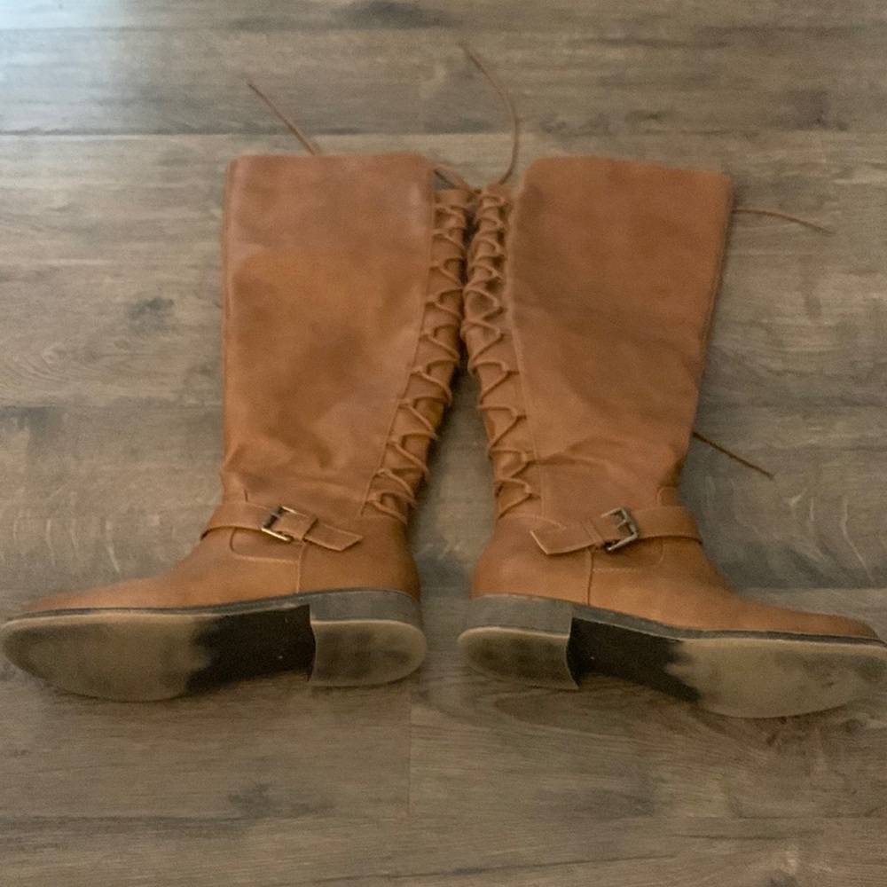 Tall brown boots - size 8.